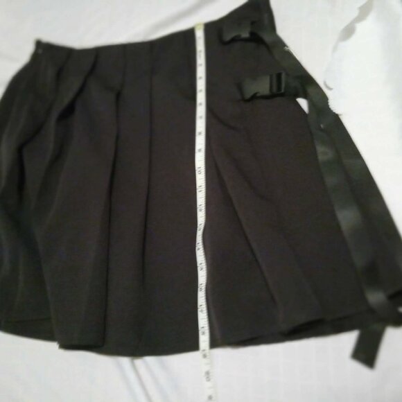 Black pleated mini skirt with ribbons - Picture 2 of 9